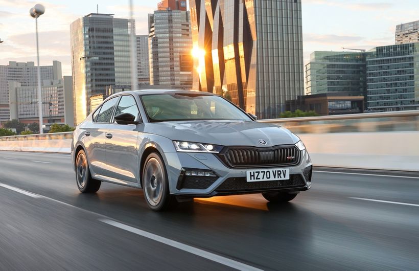 Skoda Octavia RSI v exterior front driving in city