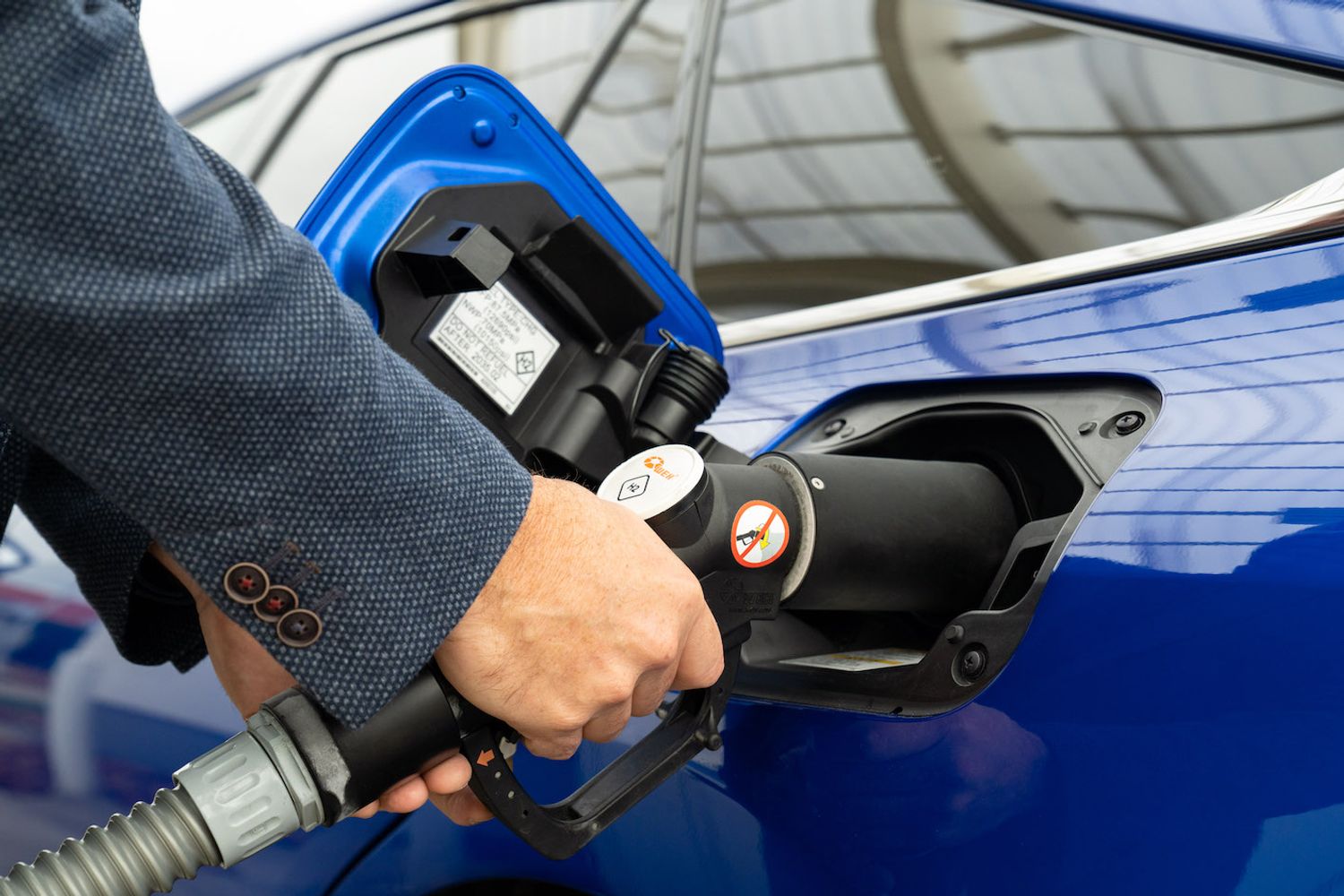 Toyota Mirai Hydrogen filling up