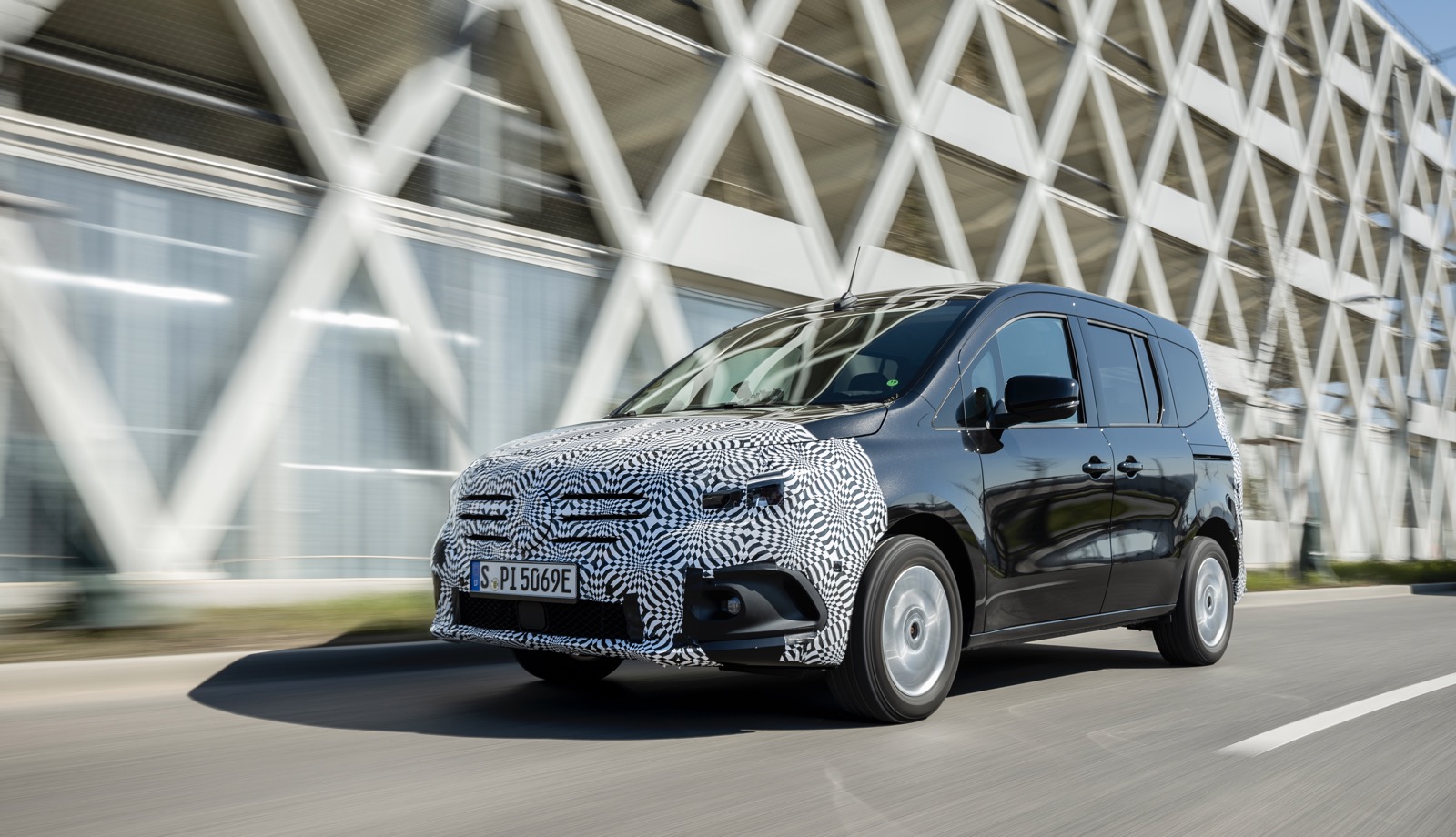 Mercedes EQT prototype, front action, disguised