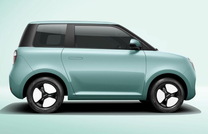 Lumin Corn, Chinese electric car, side, green