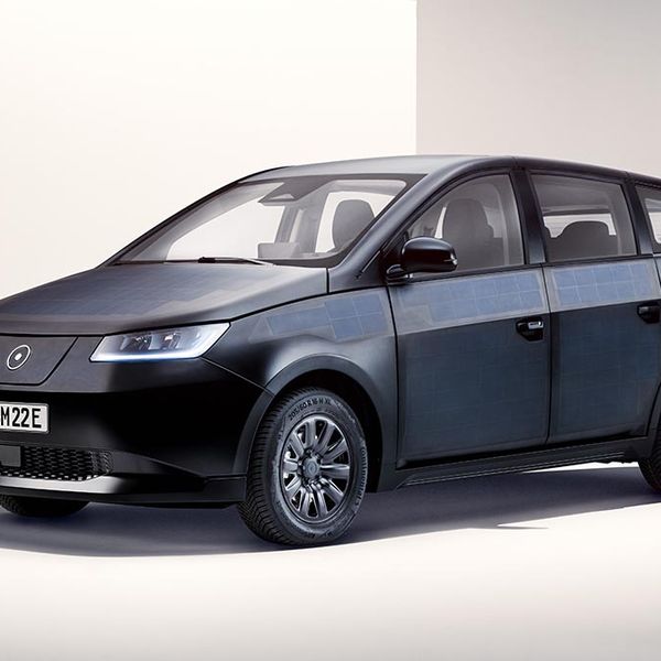 Sono sion, Still shot, Side angles