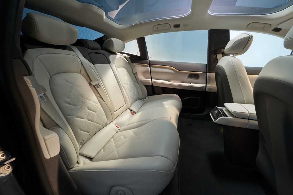 Nioe ET7 rear interior, cream leather trim and large glass roof
